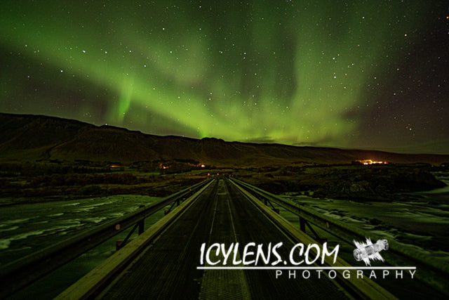 Northern Light - Laxá í Kjós - over the bridge
