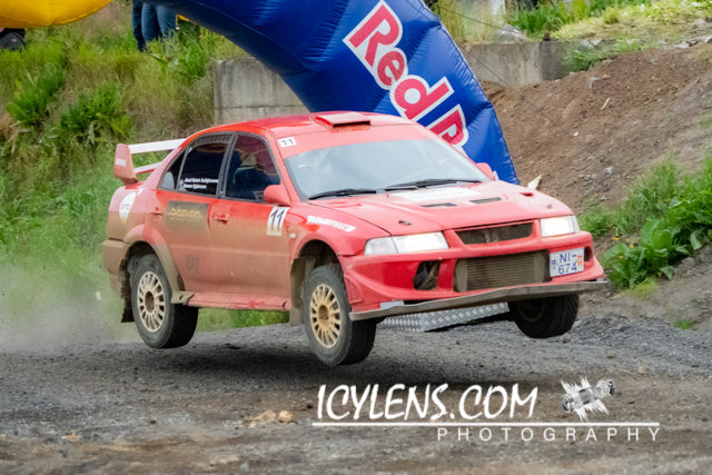 Red rally car / Rauður rallýbíll
